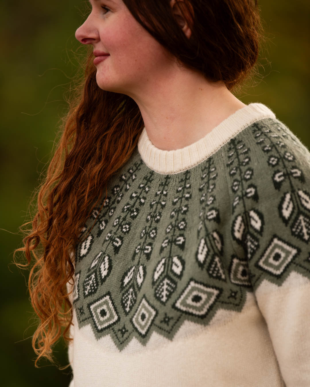 Gorgeous details in light and dark green.