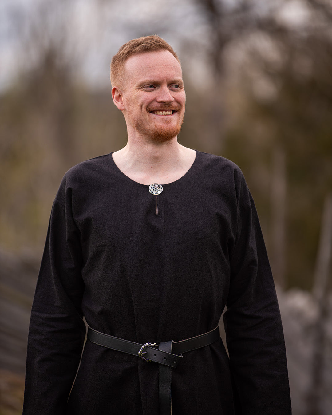 Alexander is 189 cm tall, has a chest circumference of 98 cm and wears size M.