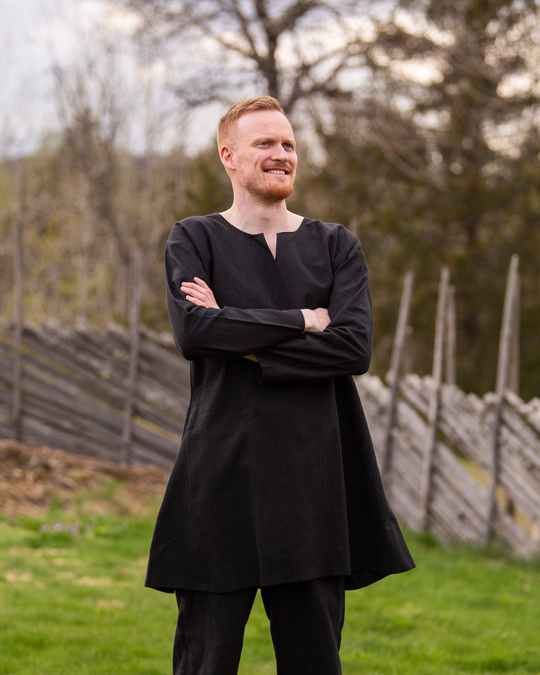 Alexander is 189 cm tall, has a chest circumference of 98 cm and wears size M.