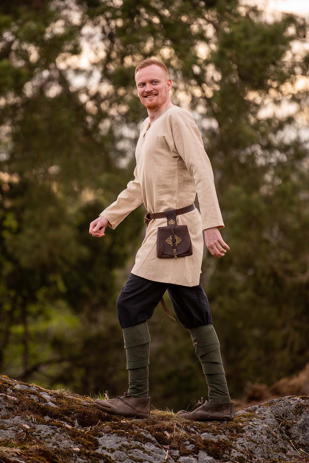 Alexander is 189 cm tall, has a chest circumference of 98 cm and wears size M.