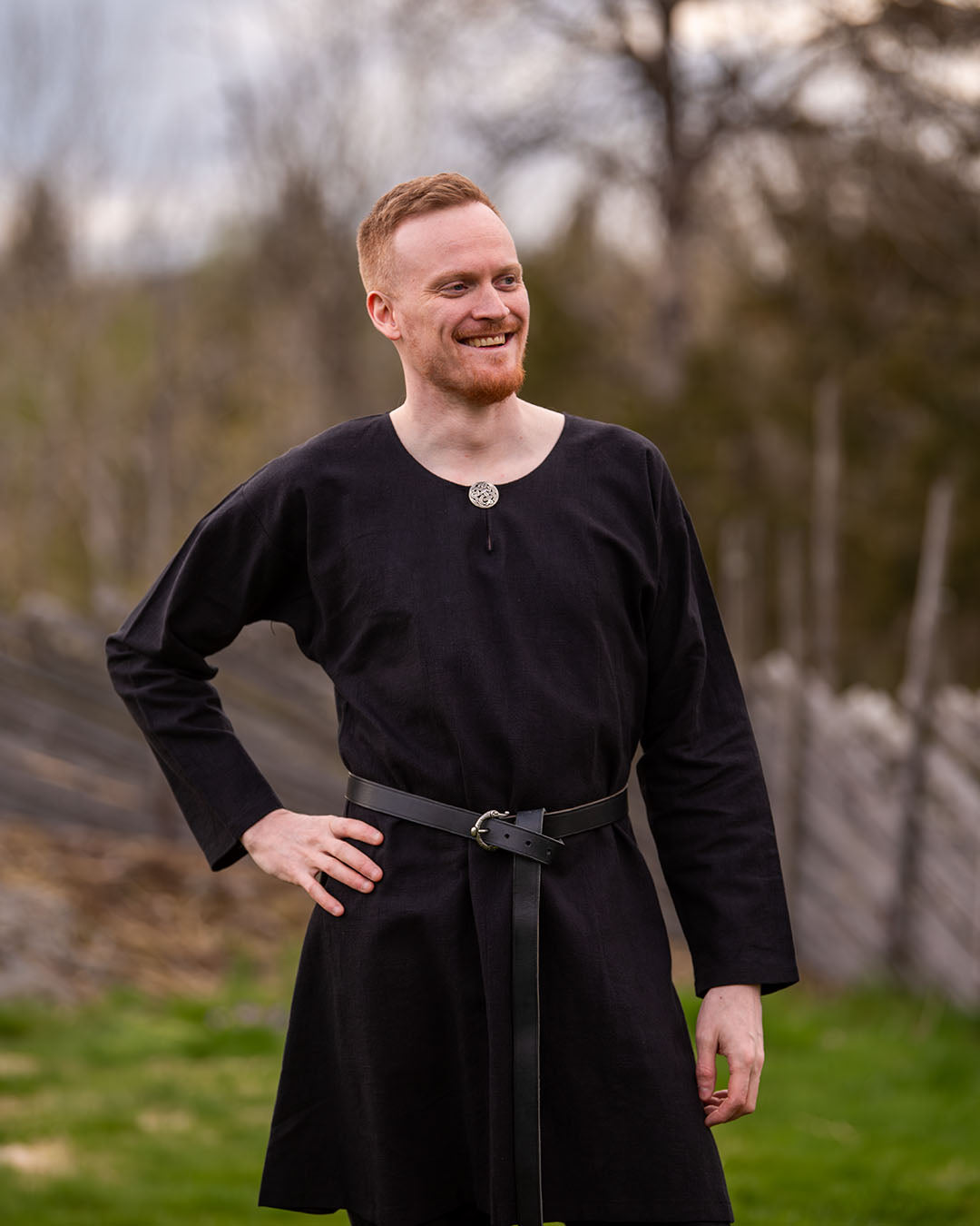 Alexander is 189 cm tall, has a chest circumference of 98 cm and wears size M.